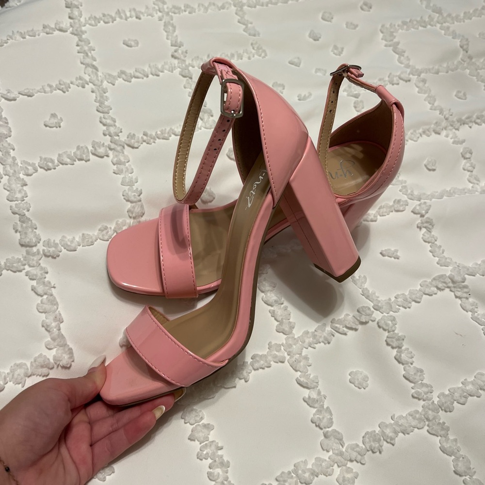 Y Not heels - Picture 2 of 2
